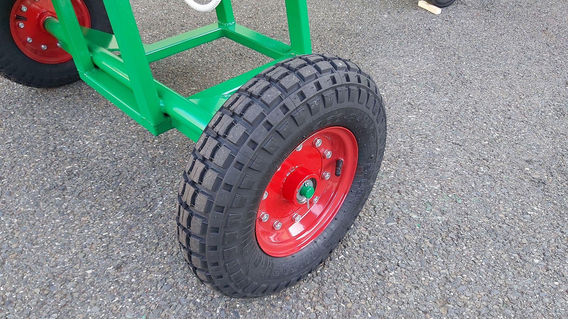 Wood chippers PIRANA 14HP WHEELS 410X100 ST/SPA/02